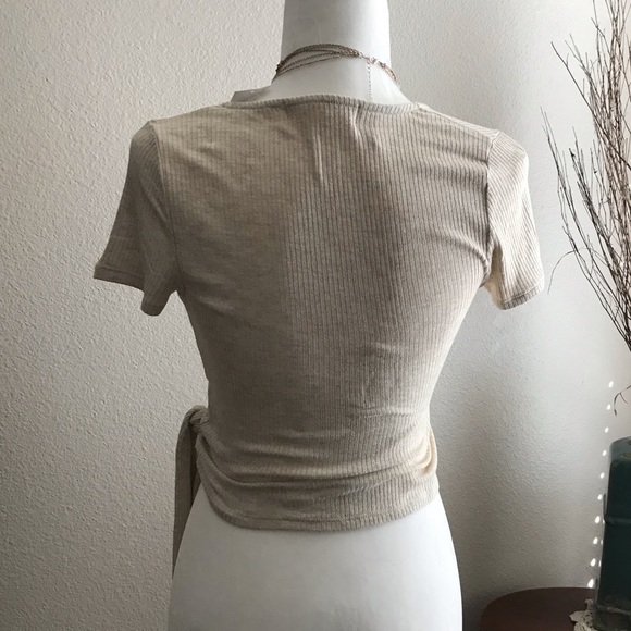 Urban Outfitters cross tie crop top - Picture 4 of 6